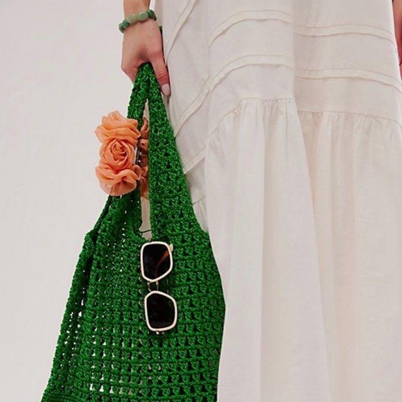 mLuna Classic Aviator
Sunglasses - Milkyway
FREE PEOPLE
NWT - Picture 3 of 10